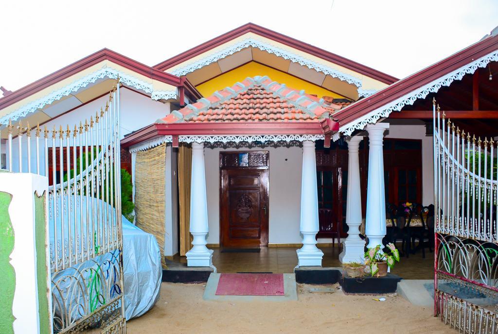 Lakshmi Family Villa Negombo Bagian luar foto