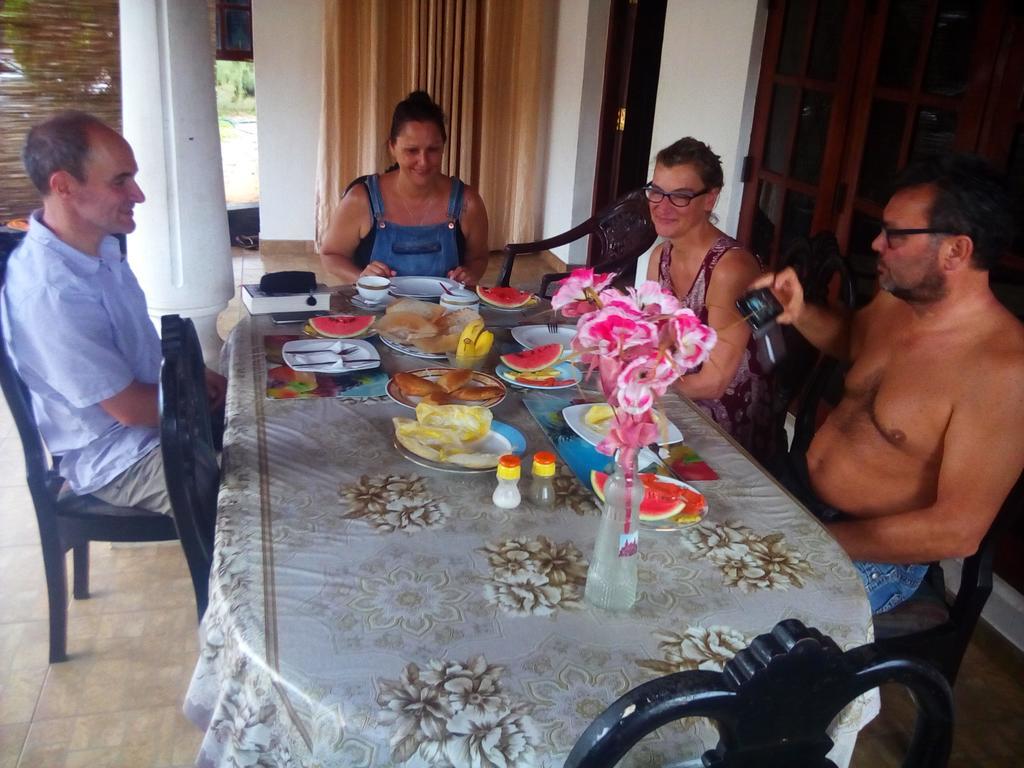 Lakshmi Family Villa Negombo Bagian luar foto
